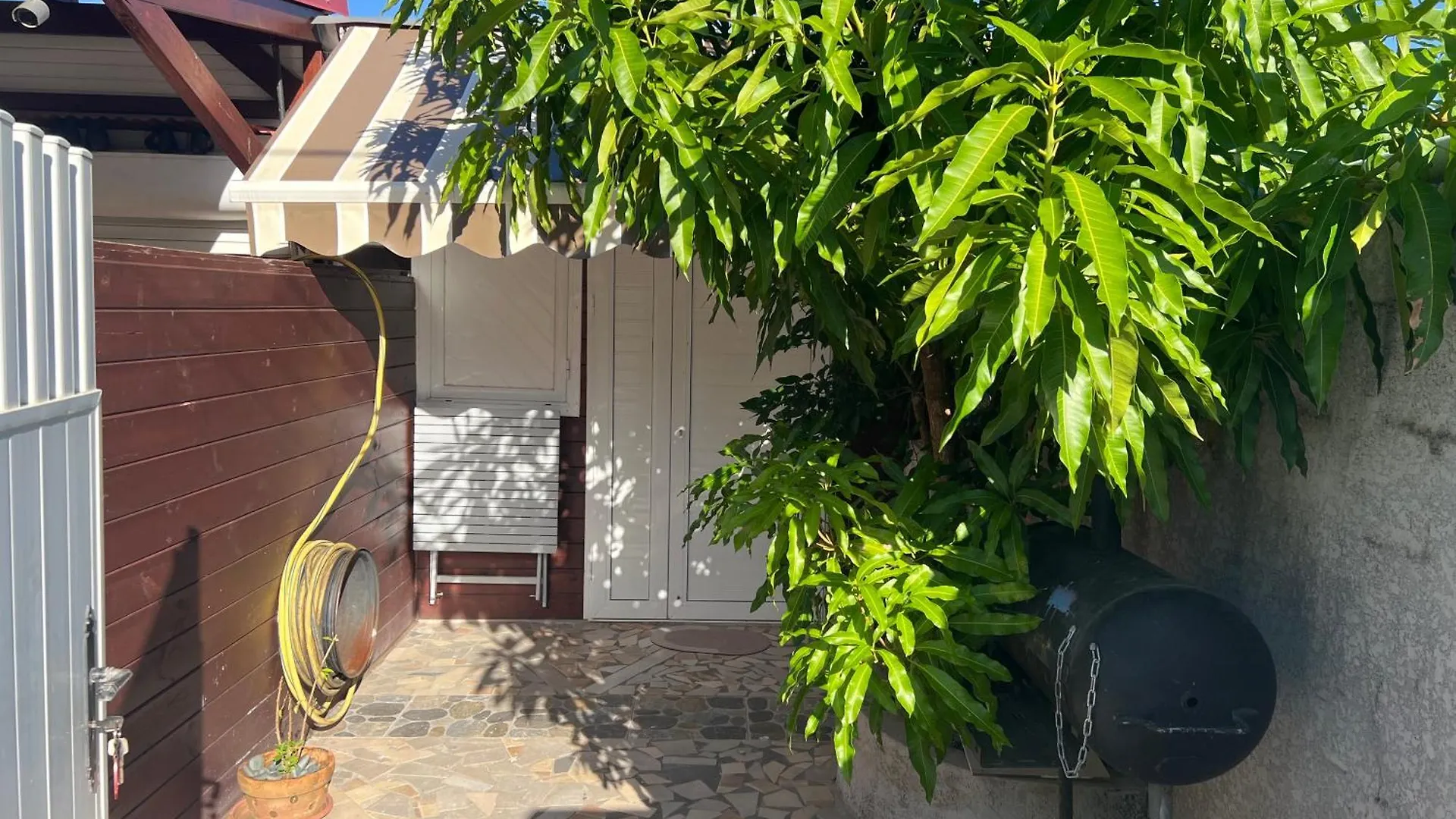 Apartment Gite Le Petit Manguier Les Abymes